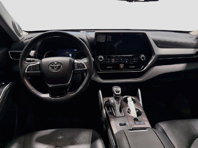 Used 2022 Toyota Highlander Platinum AWD/4WD image 21