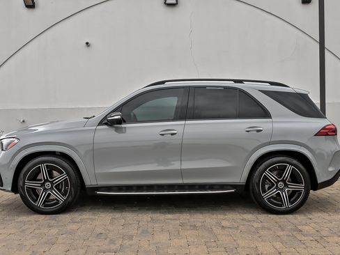 Used 2024 Mercedes-Benz GLE 350 4MATIC w/ AMG Line Exterior image 4