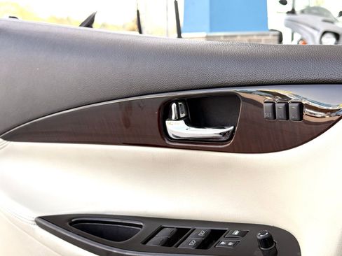 Used 2016 INFINITI QX50 2WD w/ Premium Plus Package image 18