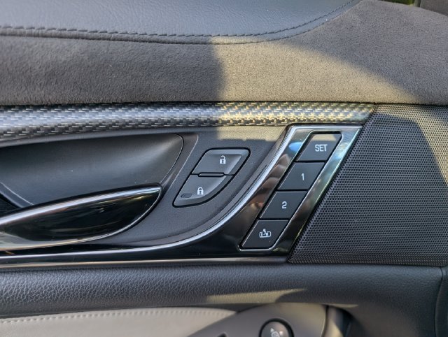 Used 2019 Cadillac CTS V w/ Luxury Package RWD image 34