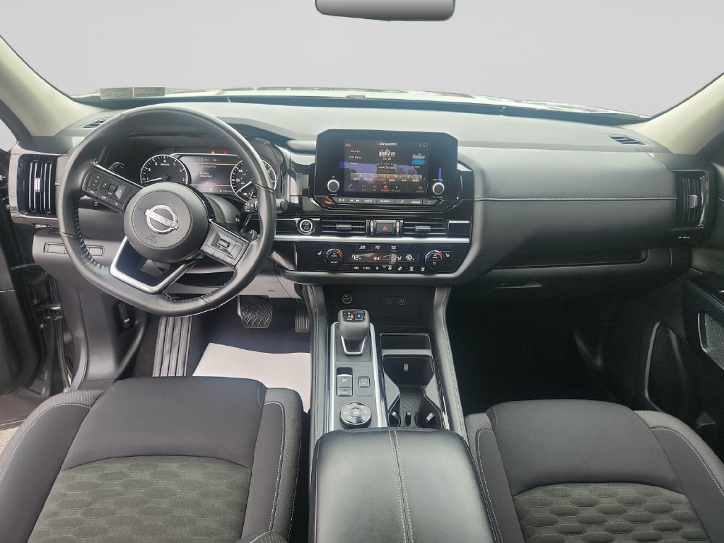 Used 2022 Nissan Pathfinder SV w/ SV Premium Package AWD/4WD image 12