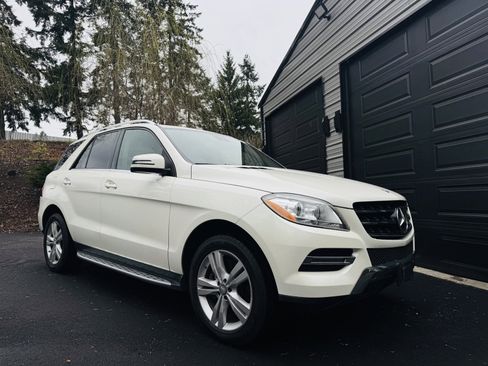 Used 2014 Mercedes-Benz ML 350 4MATIC w/ Premium 1 Package image 1