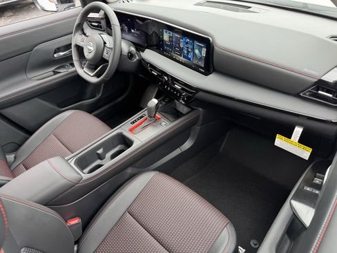 New 2026 Nissan Kicks SR w/ SR Premium Package AWD/4WD image 17