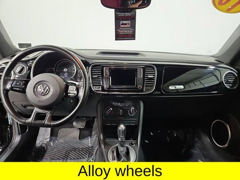Used 2016 Volkswagen Beetle 1.8T SE FWD image 12