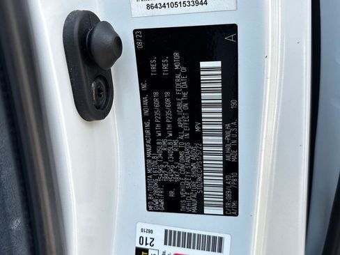 Certified 2023 Toyota Sienna Limited FWD image 17
