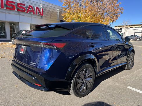 Used 2023 Nissan Ariya AWD image 8