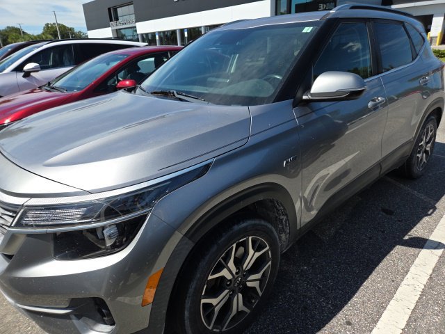 Used 2021 Kia Seltos EX AWD/4WD image 2