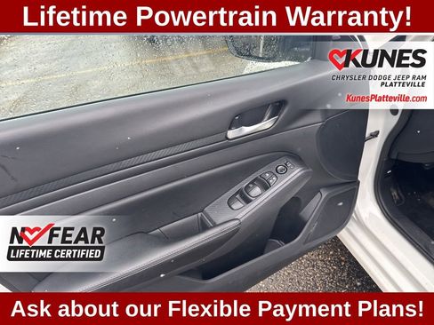 Used 2025 Nissan Altima 2.5 SV image 15