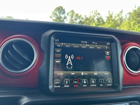 Used 2019 Jeep Wrangler Unlimited Rubicon w/ Dual Top Group AWD/4WD image 29