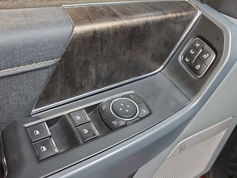 Used 2023 Ford F150 Lariat w/ Trailer Tow Package image 27