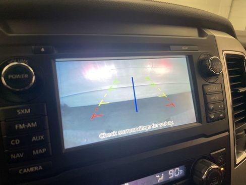 Used 2016 Nissan Titan SL image 9