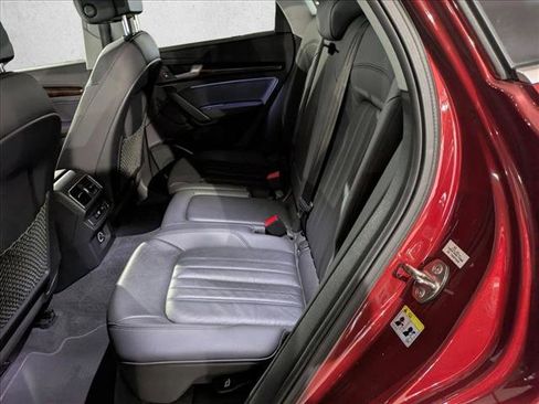 Used 2019 Audi Q5 2.0T Premium w/ Convenience Package image 24