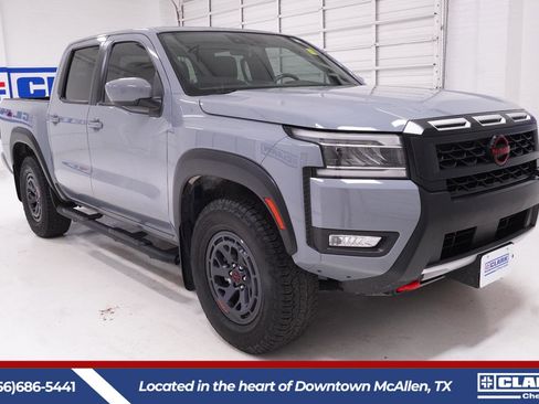 Used 2025 Nissan Frontier PRO-4X AWD/4WD image 3