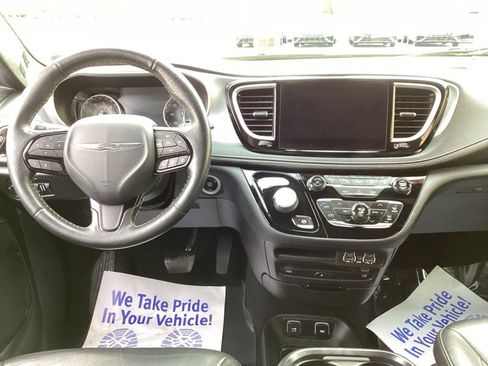 Used 2021 Chrysler Pacifica Touring-L w/ Uconnect Theater Family Group image 36