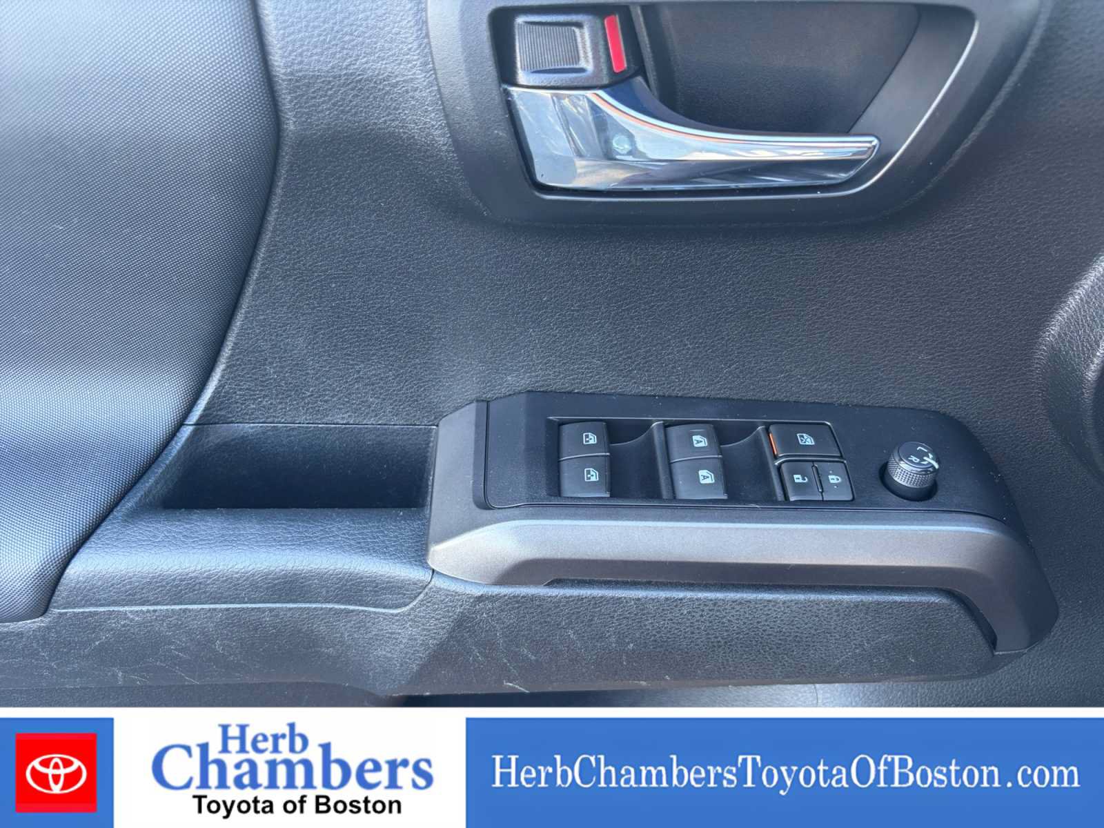 Used 2022 Toyota Tacoma TRD Off-Road AWD/4WD image 14
