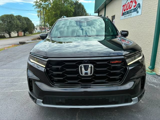 Used 2025 Honda Pilot TrailSport image 8