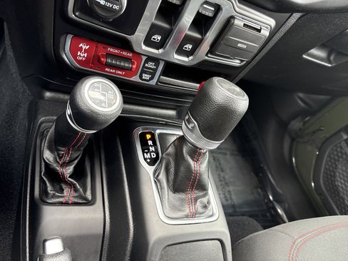 Certified 2022 Jeep Wrangler Rubicon w/ Cold Weather Group image 31