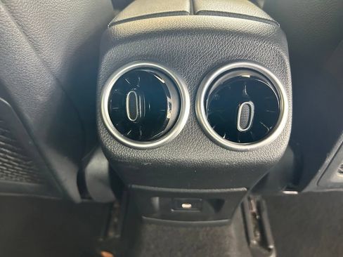 Used 2025 Mercedes-Benz CLA 250 image 27