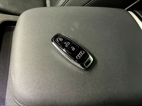 Used 2022 Audi Q7 3.0T Prestige image 13