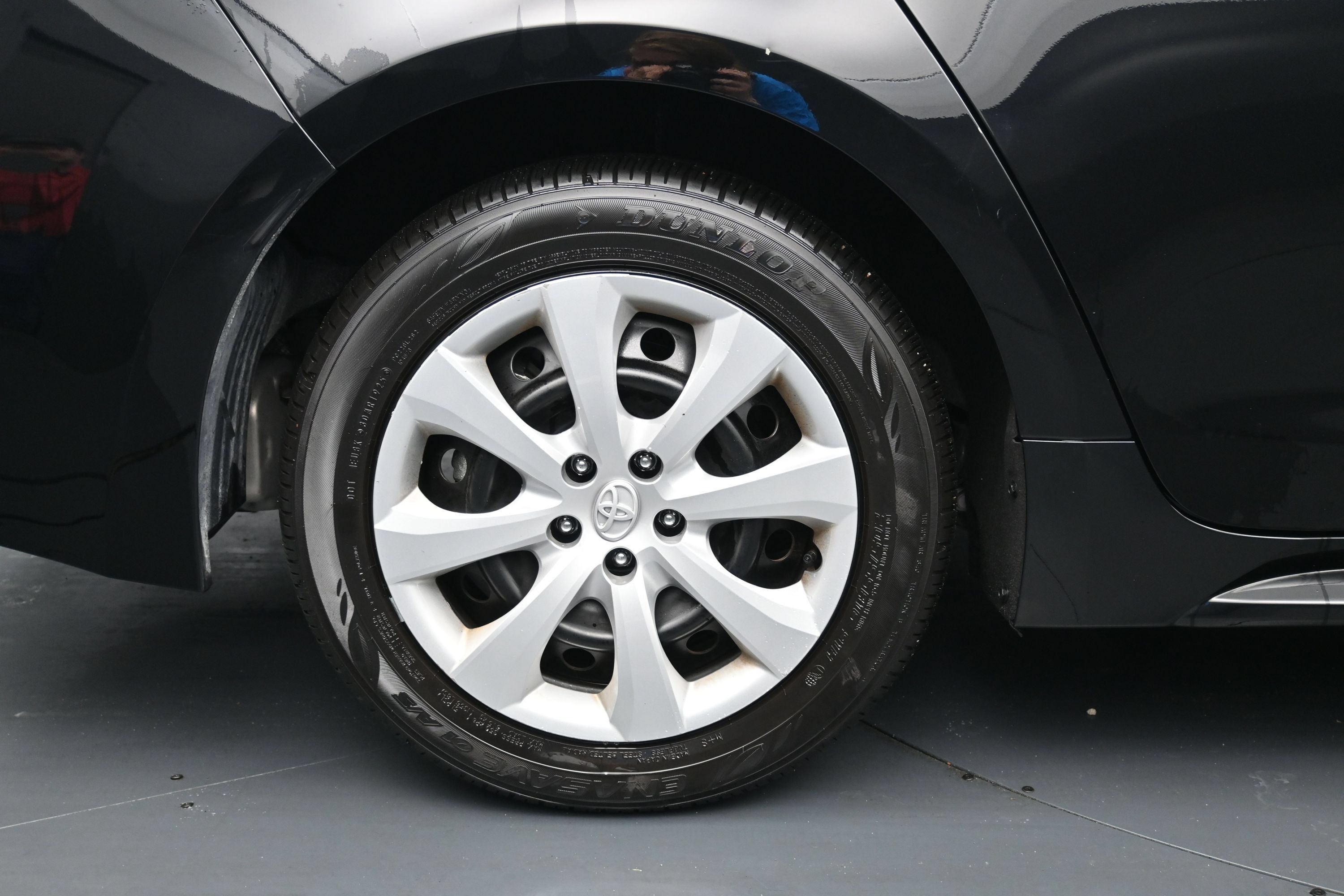 Used 2026 Toyota Corolla LE FWD image 9