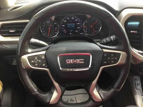 Used 2017 GMC Acadia Denali w/ Technology Package FWD image 15