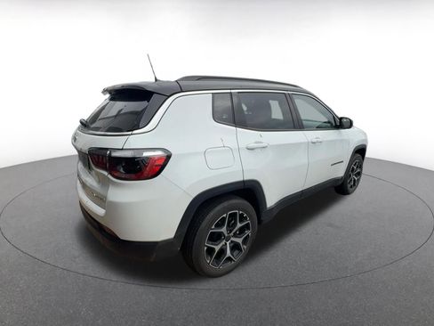 Used 2025 Jeep Compass Limited image 8