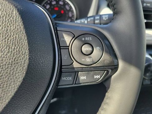 Certified 2022 Toyota RAV4 XLE Premium AWD/4WD image 23