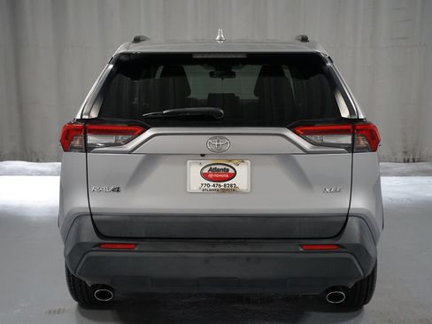 Used 2019 Toyota RAV4 XLE FWD image 7