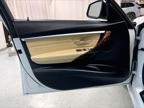 Used 2017 BMW 330i xDrive Sedan image 21