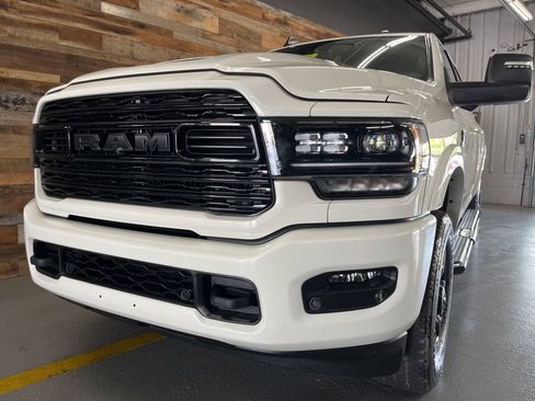 Used 2024 RAM 2500 Limited AWD/4WD image 9
