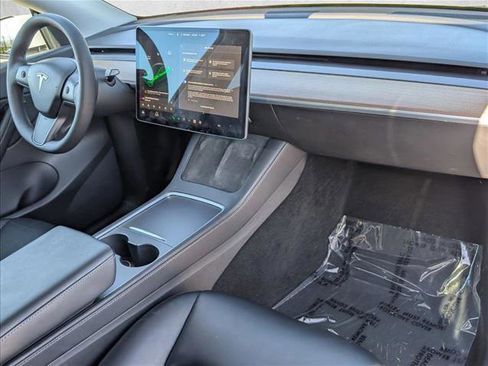 Used 2022 Tesla Model Y Performance image 24