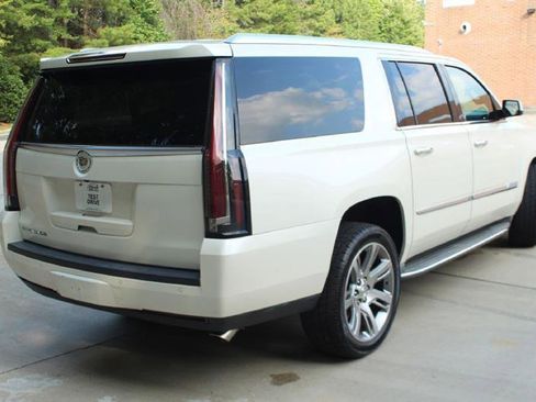 Used 2015 Cadillac Escalade ESV Luxury RWD image 8
