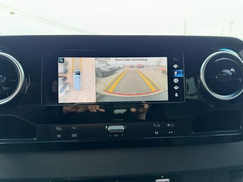 Used 2020 Mercedes-Benz Sprinter 2500 w/ Premium Plus Package image 26
