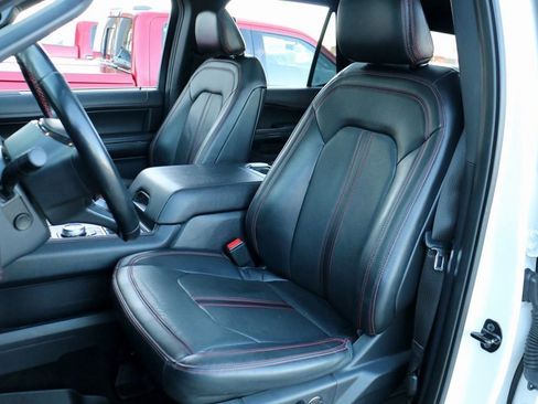 Used 2022 Ford Expedition Max Limited image 24