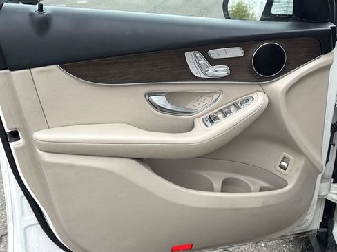 Used 2020 Mercedes-Benz GLC 300 4MATIC w/ Multimedia Package image 24