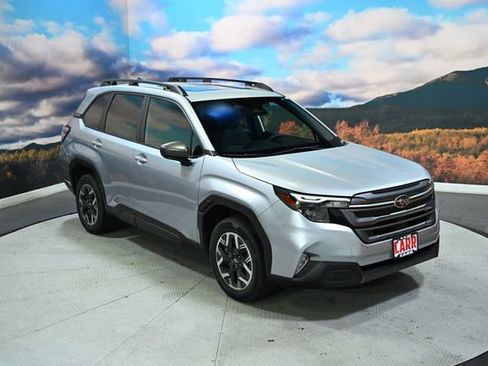 Used 2025 Subaru Forester Premium AWD/4WD image 2