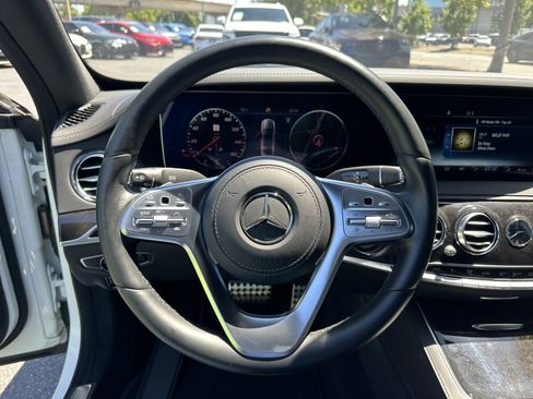 Used 2020 Mercedes-Benz S 560 4MATIC Sedan w/ AMG Line Exterior image 13