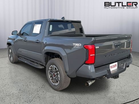 Used 2025 Toyota Tacoma TRD Sport RWD image 4