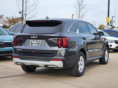 New 2026 Kia Sorento LX FWD image 4