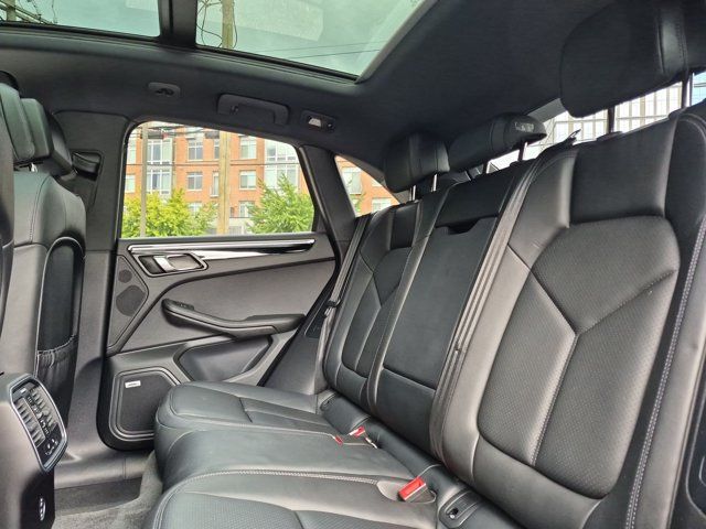 Used 2023 Porsche Macan S AWD/4WD image 24
