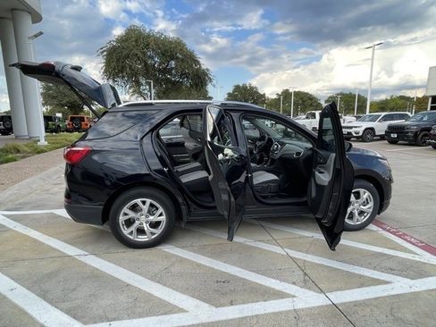 Used 2020 Chevrolet Equinox LT image 12