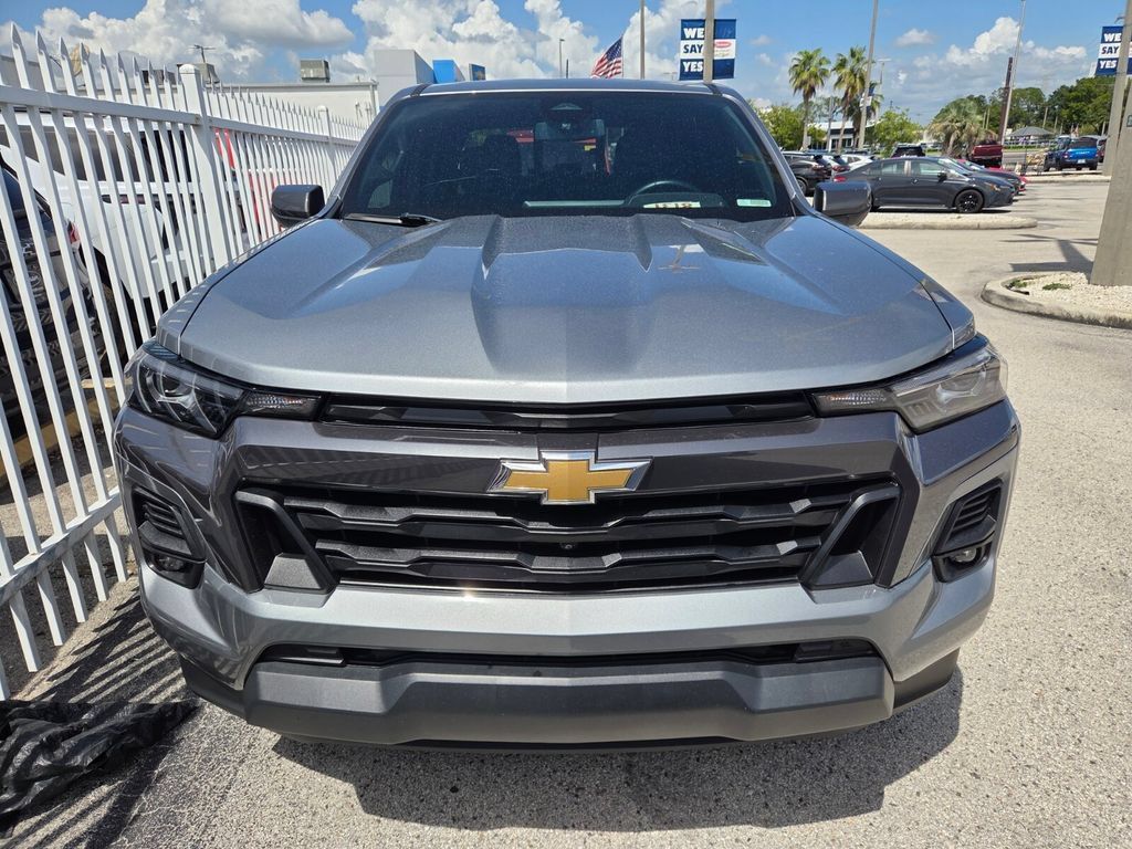 Used 2023 Chevrolet Colorado LT w/ LT Convenience Package III RWD image 2