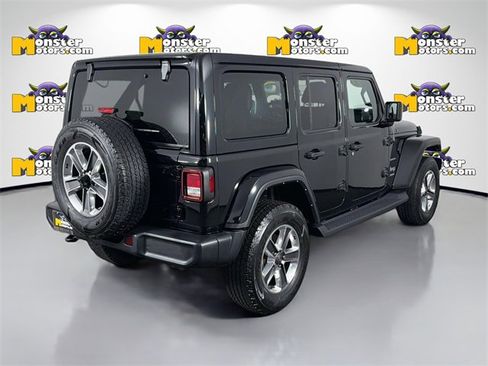 Used 2021 Jeep Wrangler Unlimited Sahara w/ Dual Top Group image 5