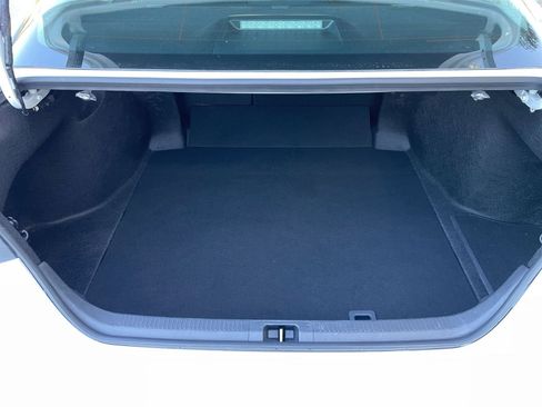 Used 2025 Toyota Camry LE image 31