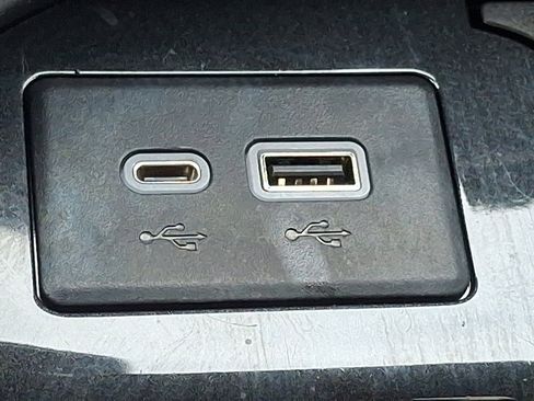 Used 2023 Cadillac Escalade ESV Premium Luxury image 27