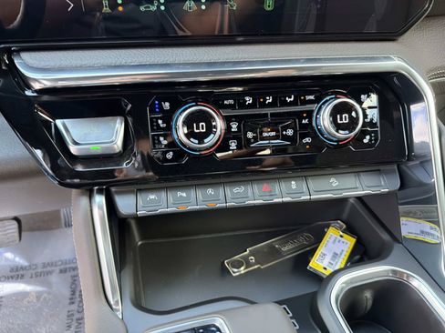 New 2026 GMC Sierra 1500 Denali w/ Technology Package AWD/4WD image 25