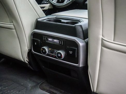 Used 2018 Ford Expedition Platinum AWD/4WD image 26