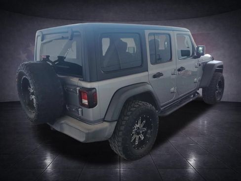 Used 2018 Jeep Wrangler Unlimited Sport S AWD/4WD image 5