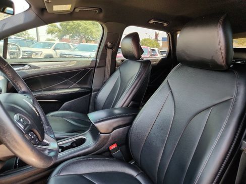 Used 2017 Lincoln MKC Premiere FWD image 14