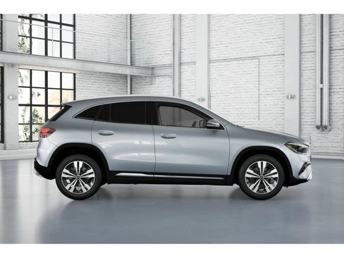 New 2026 Mercedes-Benz GLA 250 image 2